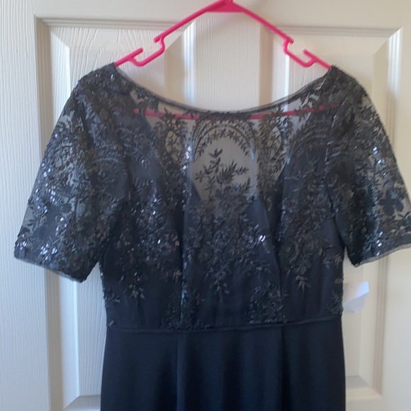 Adrianna Papell Dress - Picture 3 of 9